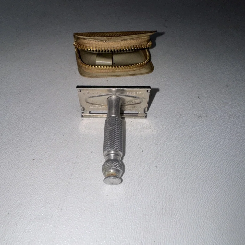 Gillette Pocket Edition Old Type VTG DE Safety Razor